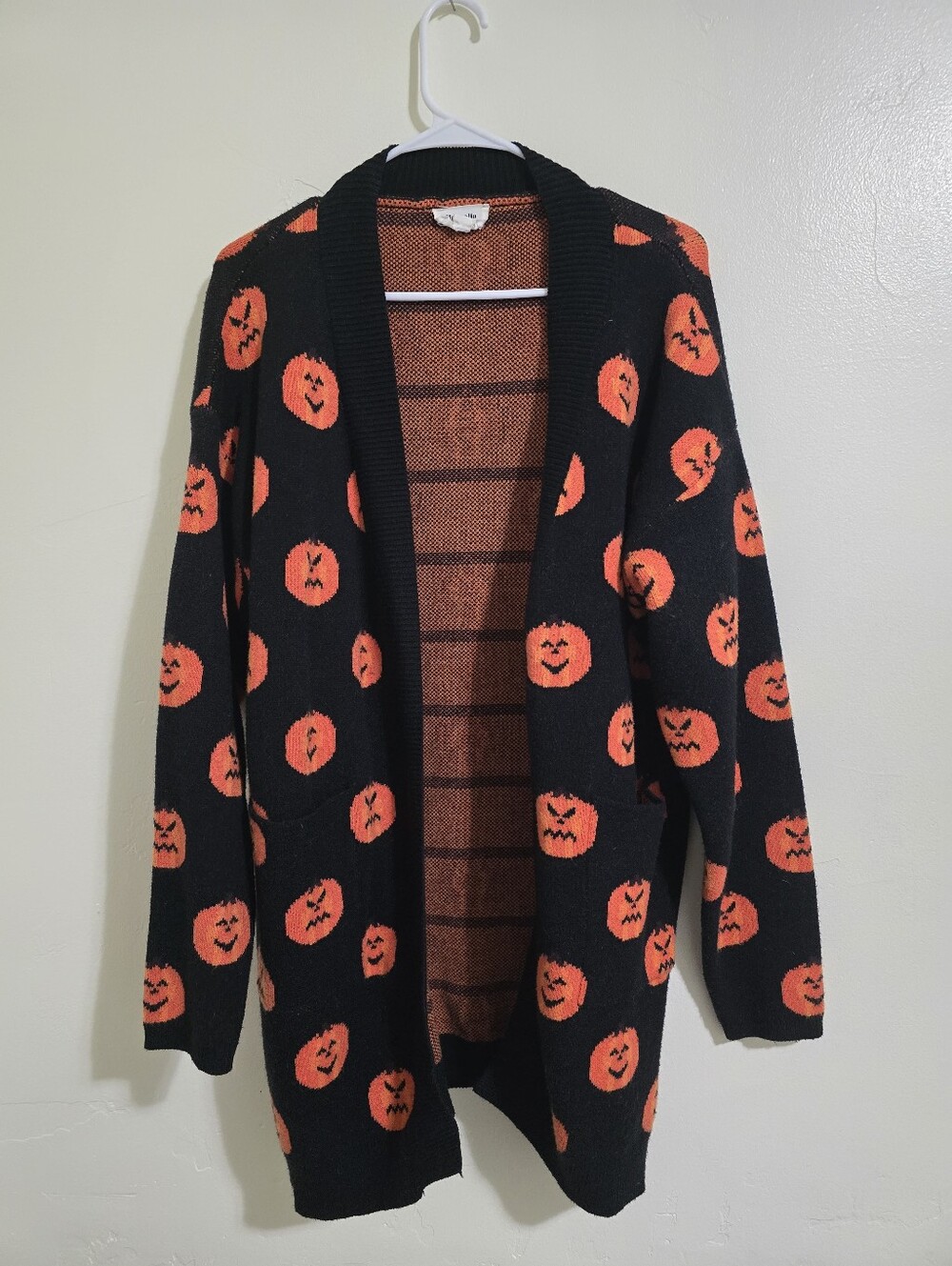 Magnolia Place Black/Orange Pumpkin Jack O Lantern Cardigan Sweater Halloween